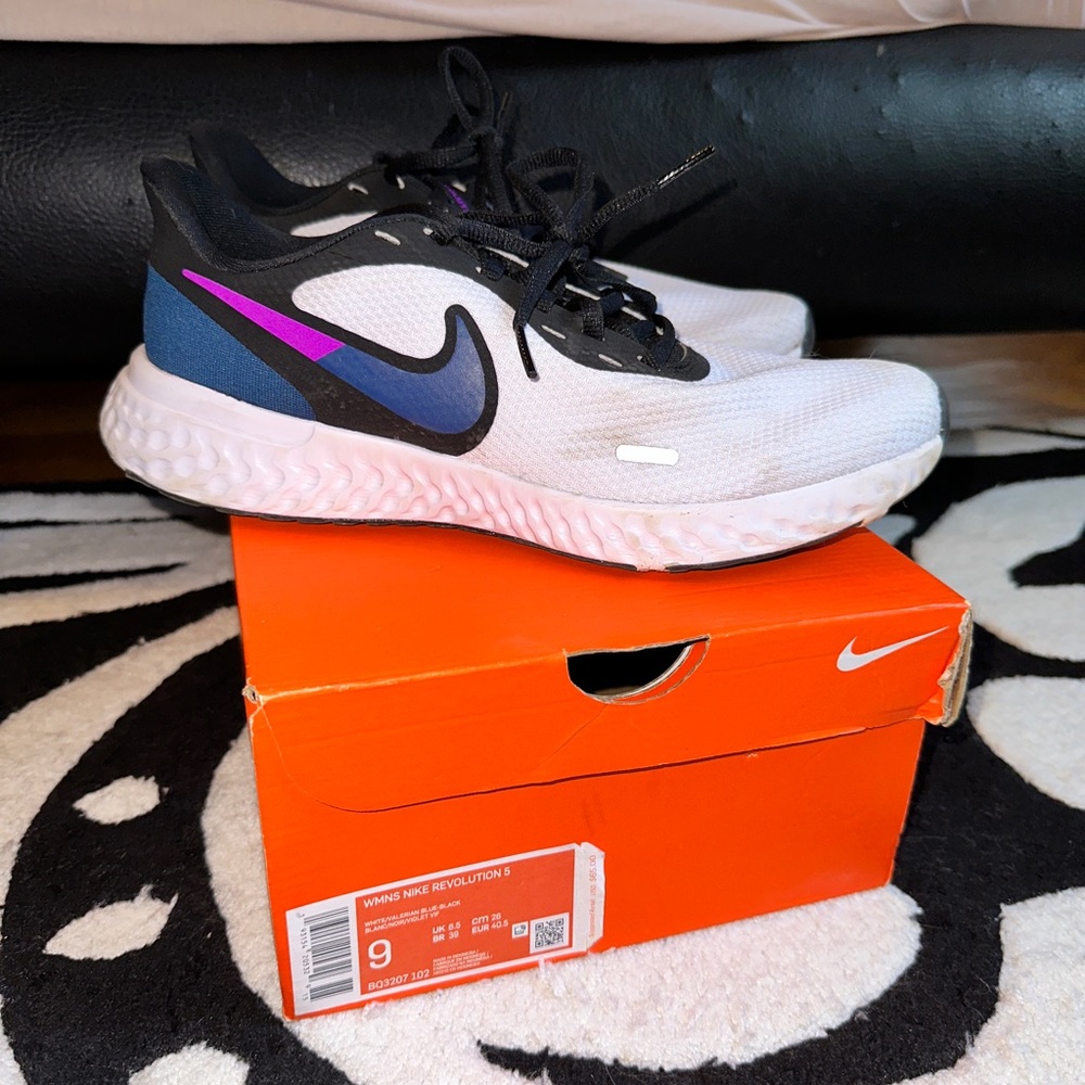Nike revolution 5 running shoes women